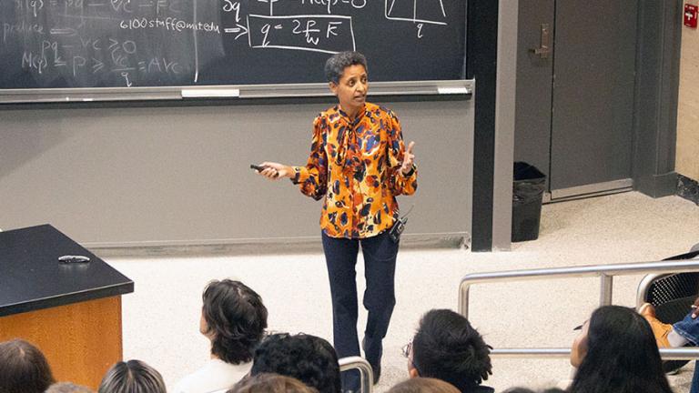 Sossina Haile ’86, PhD ’92, a professor of materials science and engineering at Northwestern University, gives the fall 2023 Wulff Lecture at MIT. She discussed an innovative way of transporting hydrogen: in ammonia.