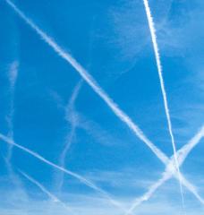 An MIT team has generated new maps of jet contrails over the United States before and during the Covid-19 pandemic, which show a steep reduction in the area covered by contrails in 2020. 